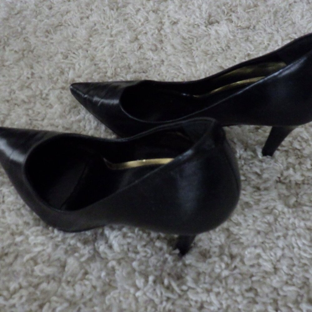 Ralph Lauren Black Leather High Heel Shoes Size 7.5 B D'orsay Heels Pre-Owned - Picture 2 of 7